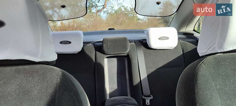 Седан Ford Focus 2007 в Горишних Плавнях