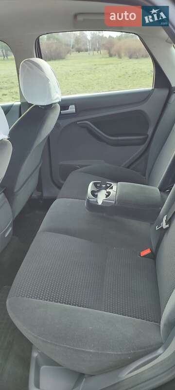 Седан Ford Focus 2007 в Горишних Плавнях