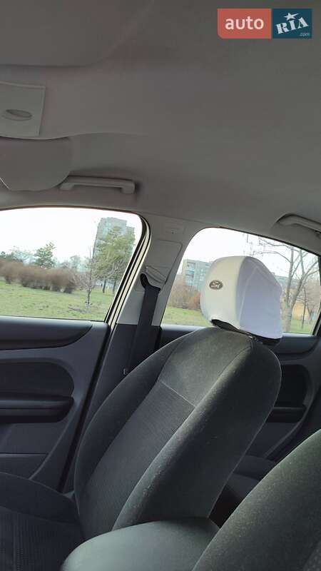 Седан Ford Focus 2007 в Горишних Плавнях