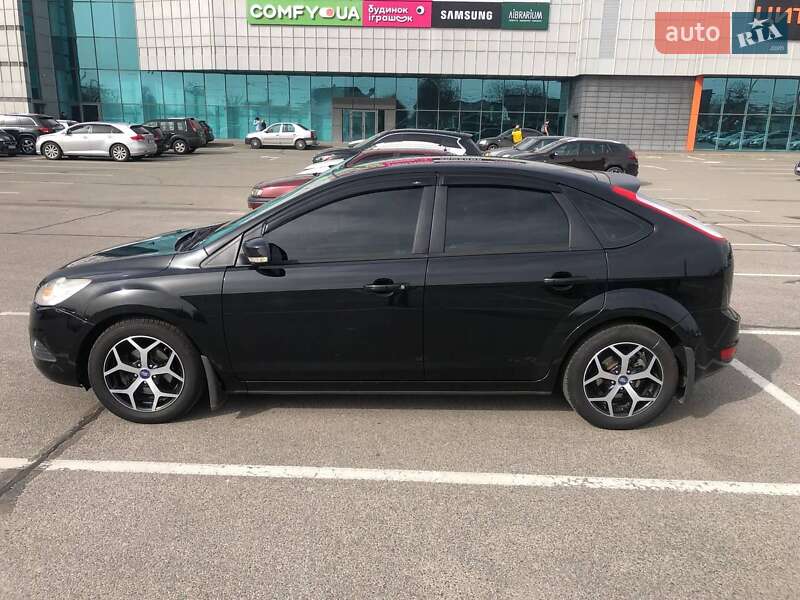 Хэтчбек Ford Focus 2011 в Чернигове