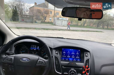 Хэтчбек Ford Focus 2016 в 
