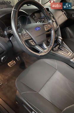 Хэтчбек Ford Focus 2015 в 
