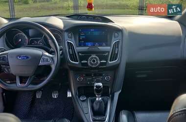 Хэтчбек Ford Focus 2015 в Днепре
