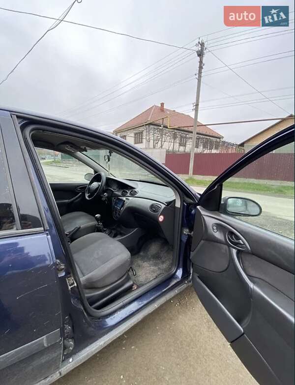 Хэтчбек Ford Focus 2002 в Мукачево