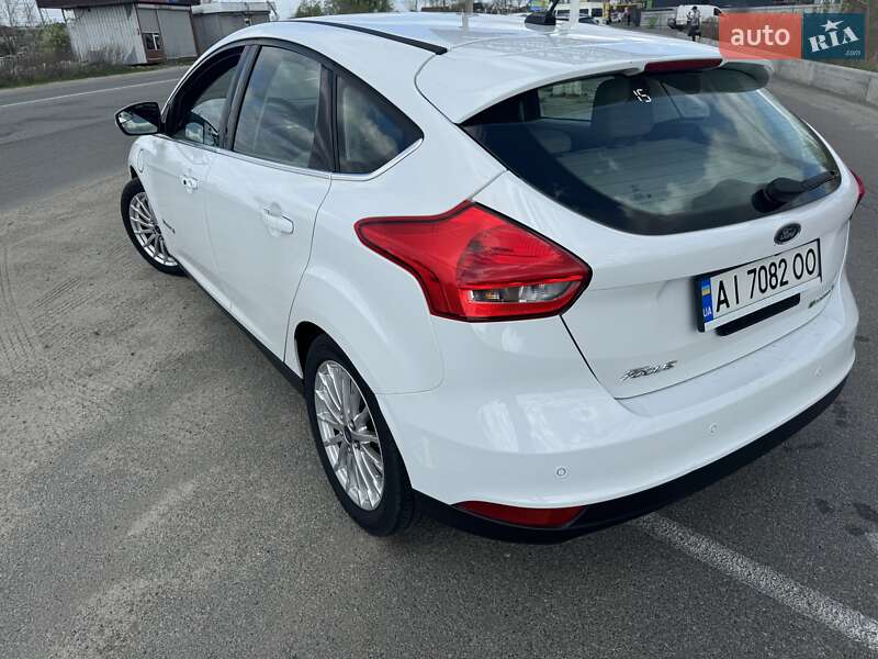 Хэтчбек Ford Focus 2015 в Вышгороде