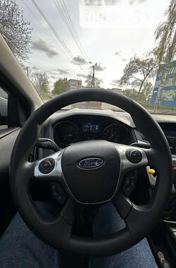 Седан Ford Focus 2013 в Ромнах