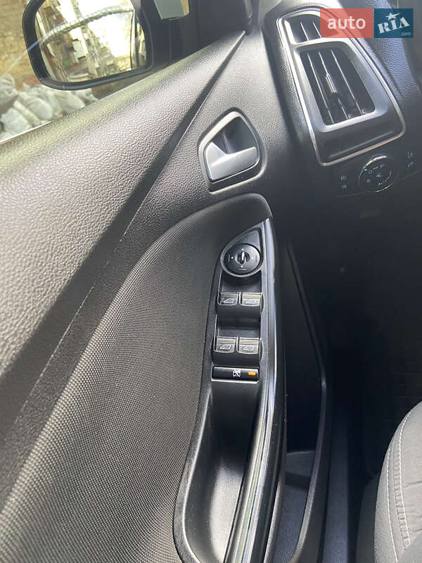 Седан Ford Focus 2013 в Днепре