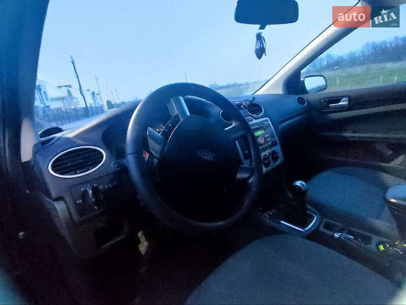 Седан Ford Focus 2006 в Львові