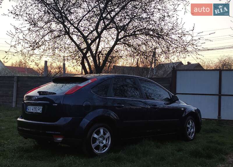 Хэтчбек Ford Focus 2005 в Макарове
