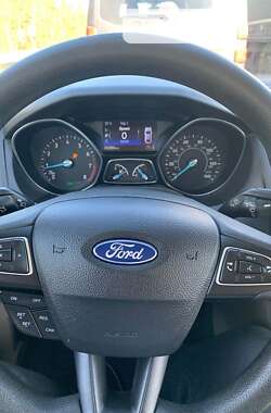 Седан Ford Focus 2015 в Лопатині
