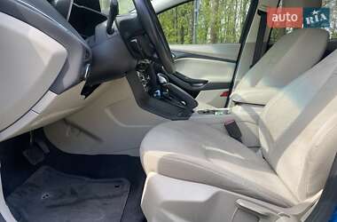 Хэтчбек Ford Focus 2012 в 