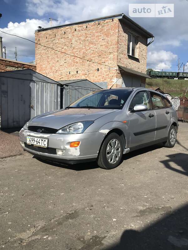 Хэтчбек Ford Focus 2000 в Львове