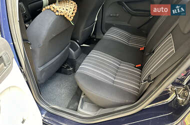 Хэтчбек Ford Focus 2007 в 