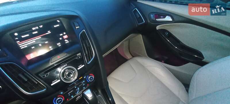 Хэтчбек Ford Focus 2015 в Звягеле