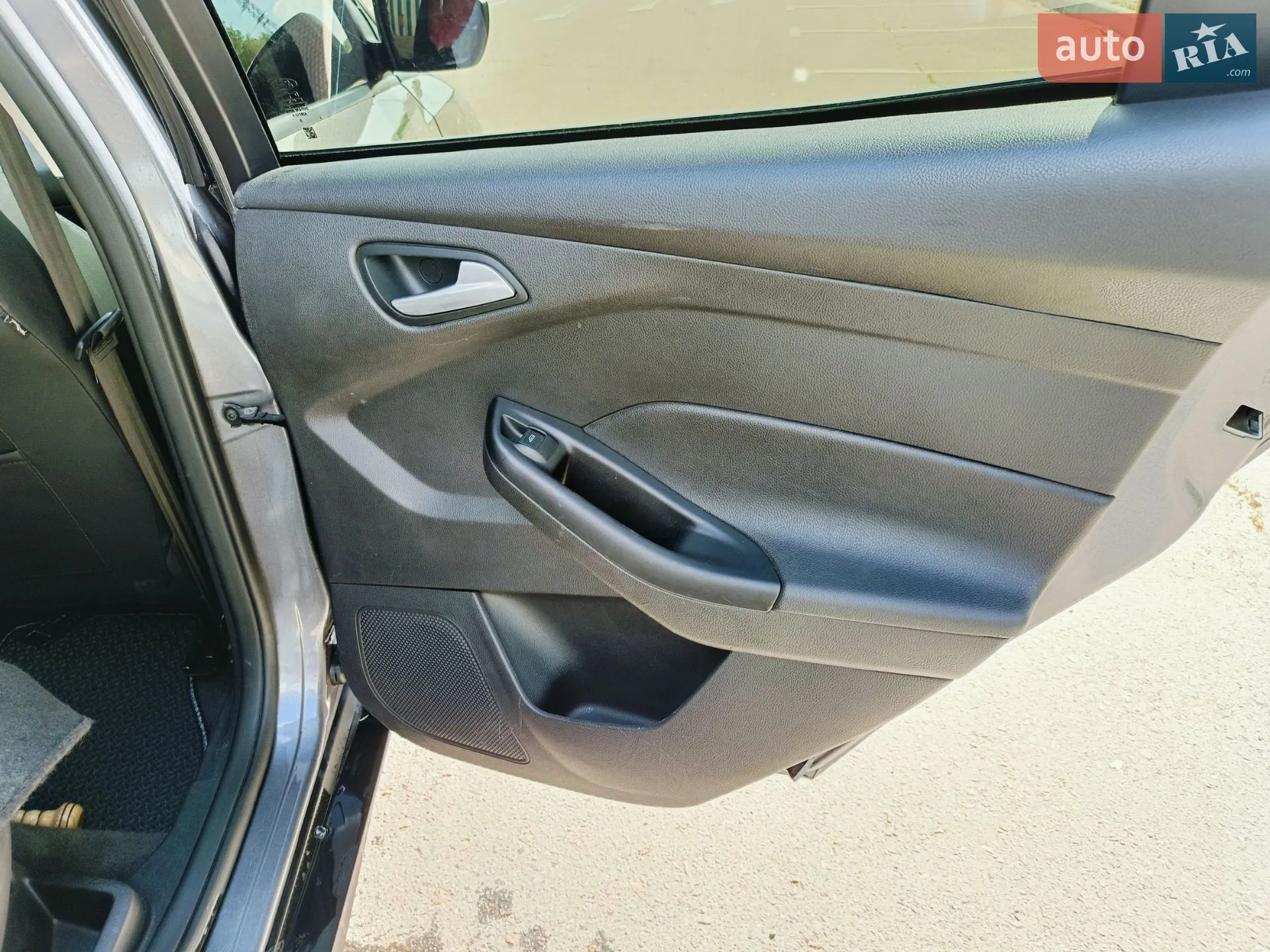 2011 Ford Focus - мініатюра 18