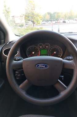 Хэтчбек Ford Focus 2005 в Киеве