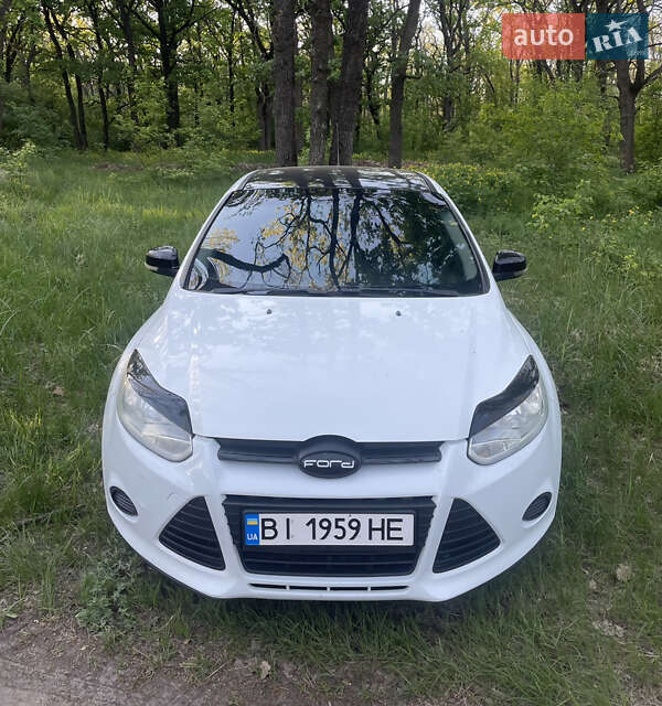 Хэтчбек Ford Focus 2012 в Полтаве фото 3 Хэтчбек Ford Focus 2012 в Полтаве