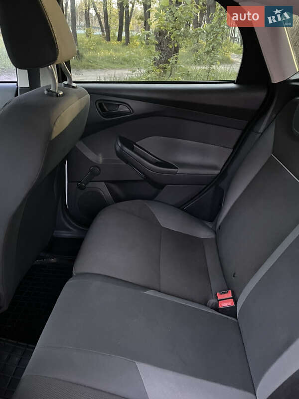Хэтчбек Ford Focus 2012 в Полтаве фото 15 Хэтчбек Ford Focus 2012 в Полтаве