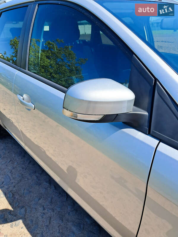 Универсал Ford Focus 2010 в Нововолынске