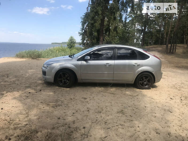 Хэтчбек Ford Focus 2006 в Каневе