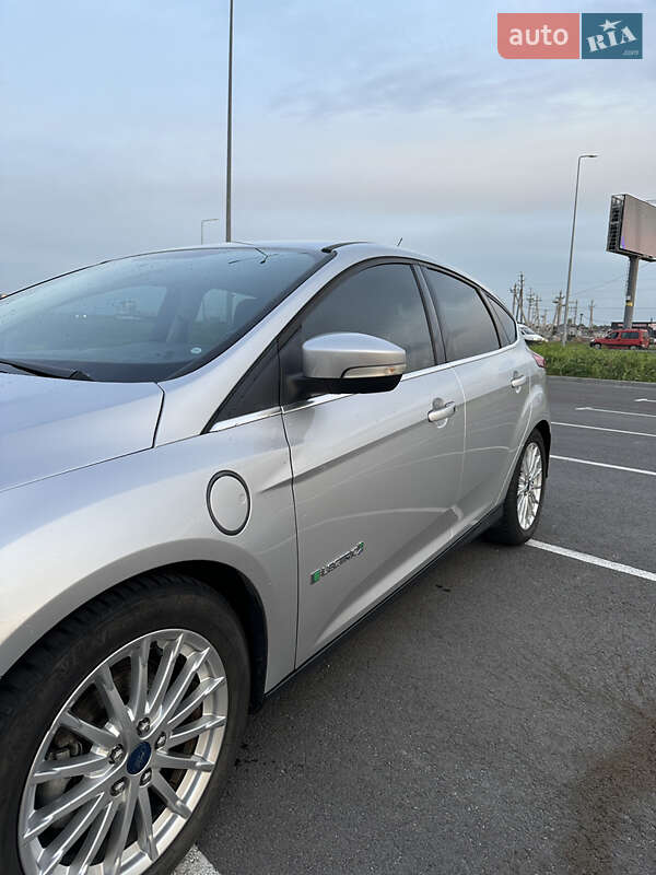 Хэтчбек Ford Focus 2012 в Львове
