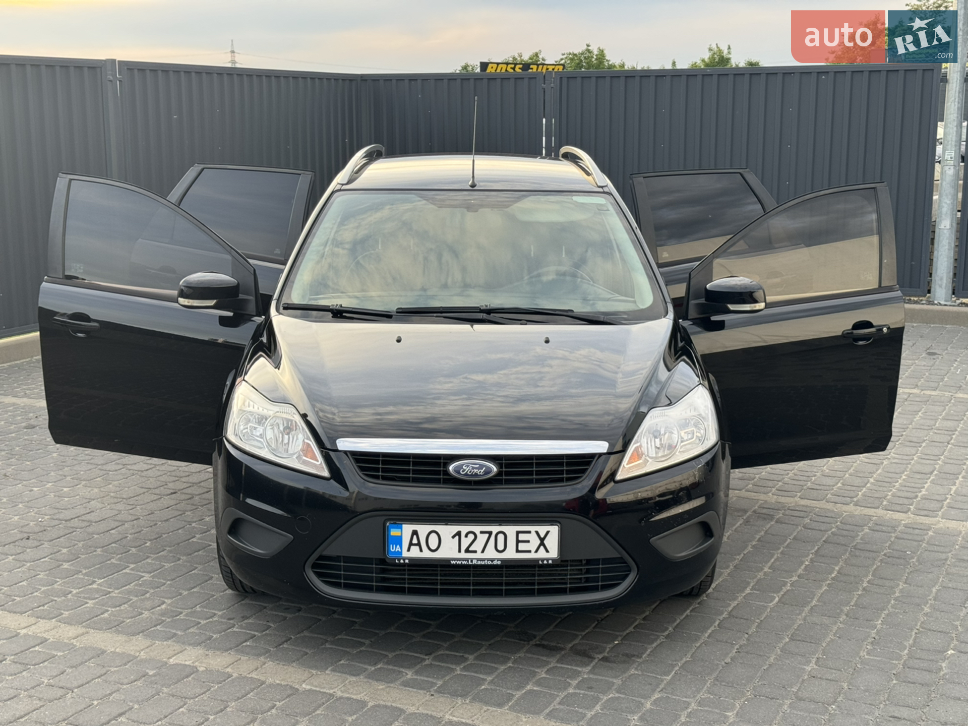 2010 Ford Focus - мініатюра 8