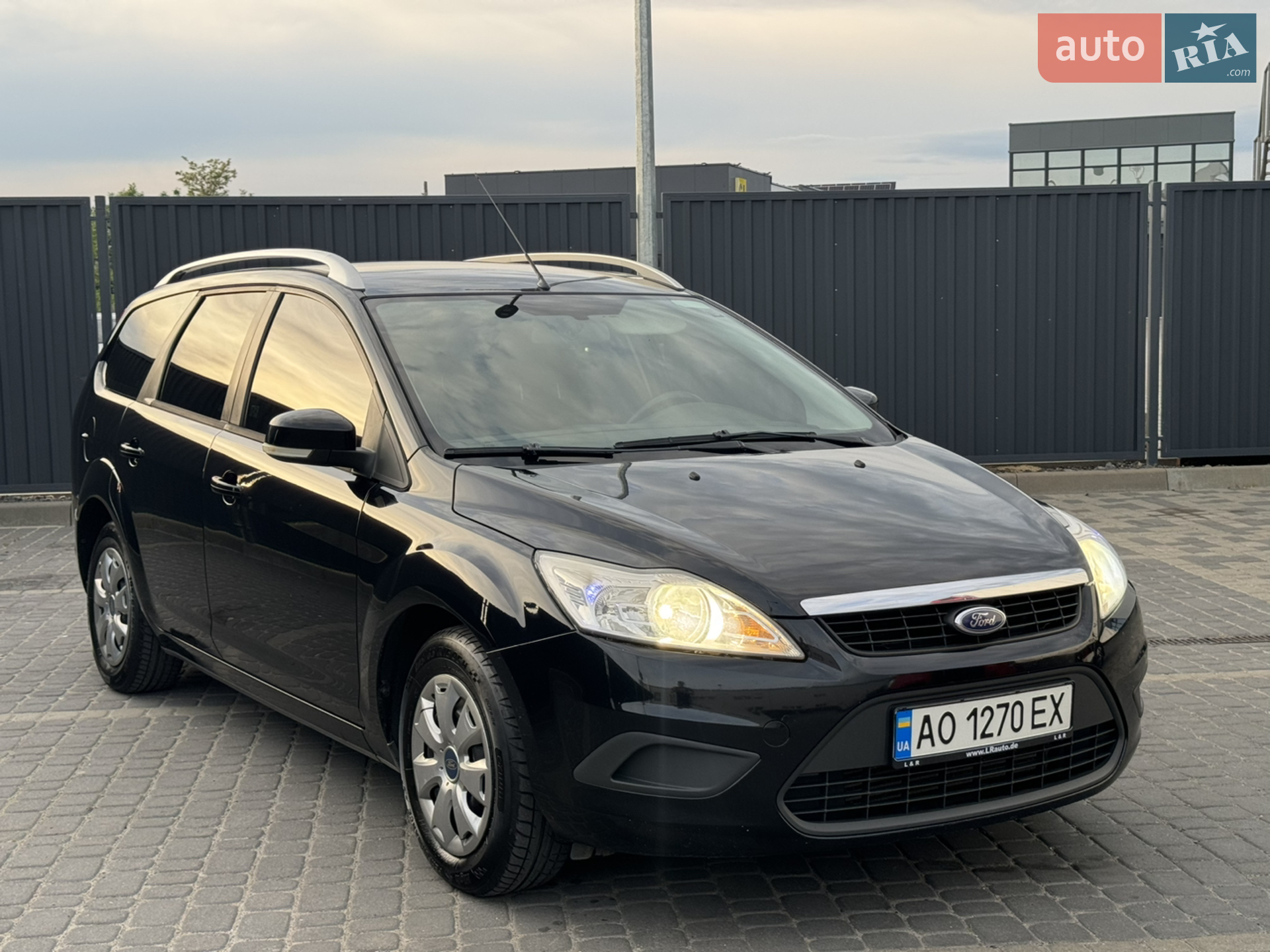 2010 Ford Focus - мініатюра 9