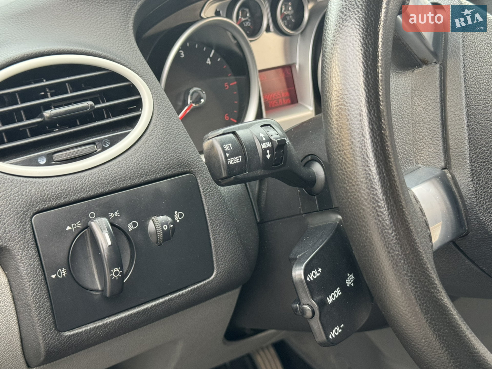 2010 Ford Focus - мініатюра 12