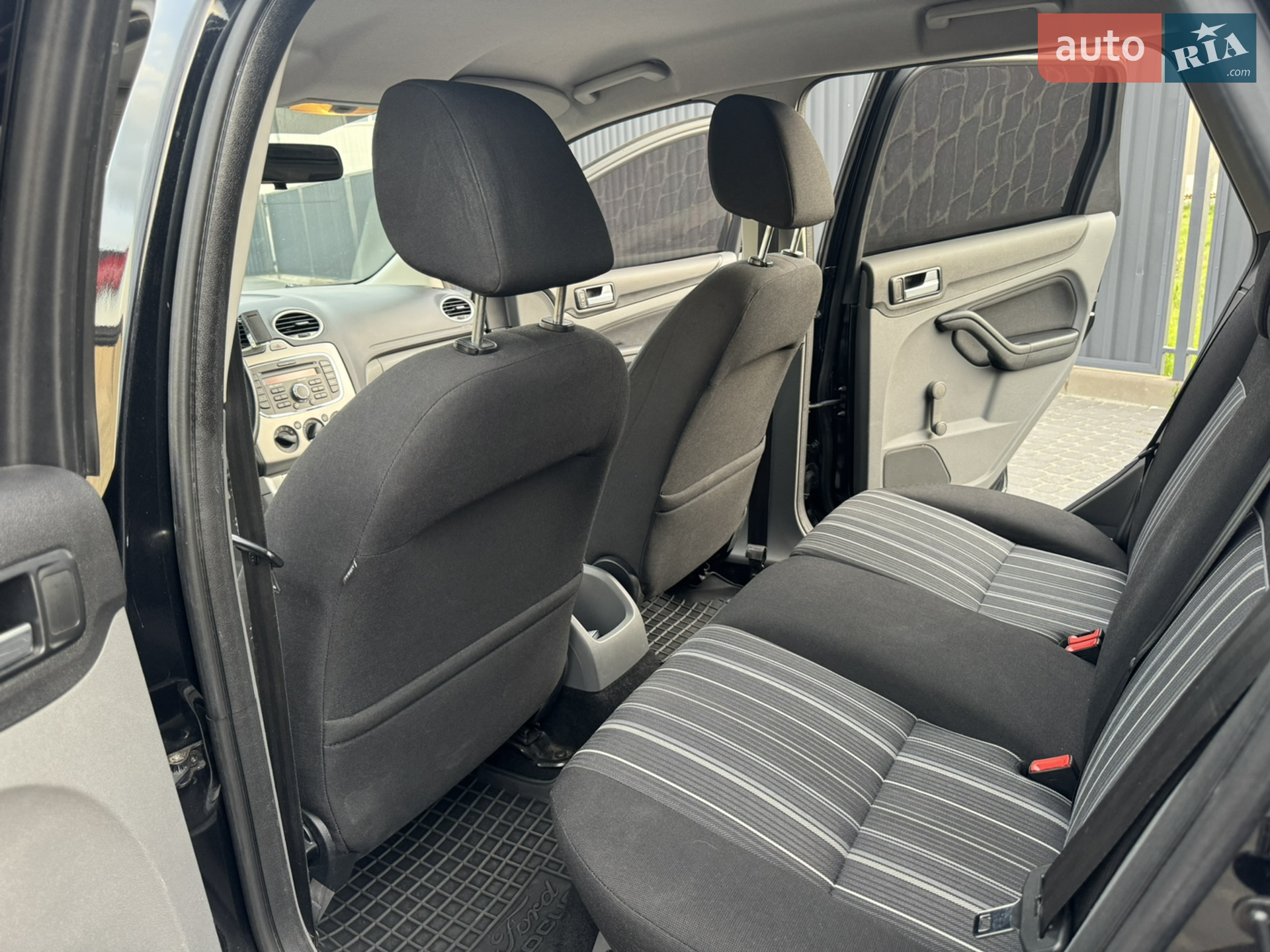 2010 Ford Focus - мініатюра 18