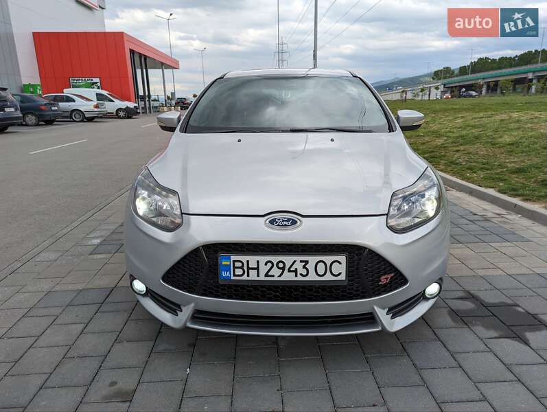 Хэтчбек Ford Focus 2013 в Измаиле