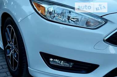 Хэтчбек Ford Focus 2015 в Черновцах