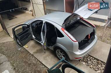 Хэтчбек Ford Focus 2011 в 