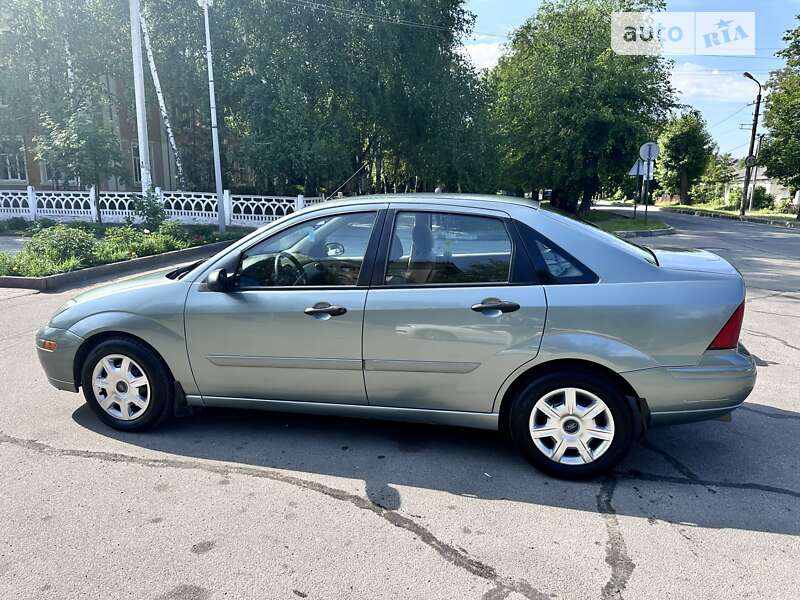 Седан Ford Focus 2004 в Новомосковске