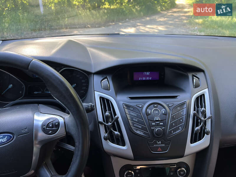 Хэтчбек Ford Focus 2012 в Чернигове