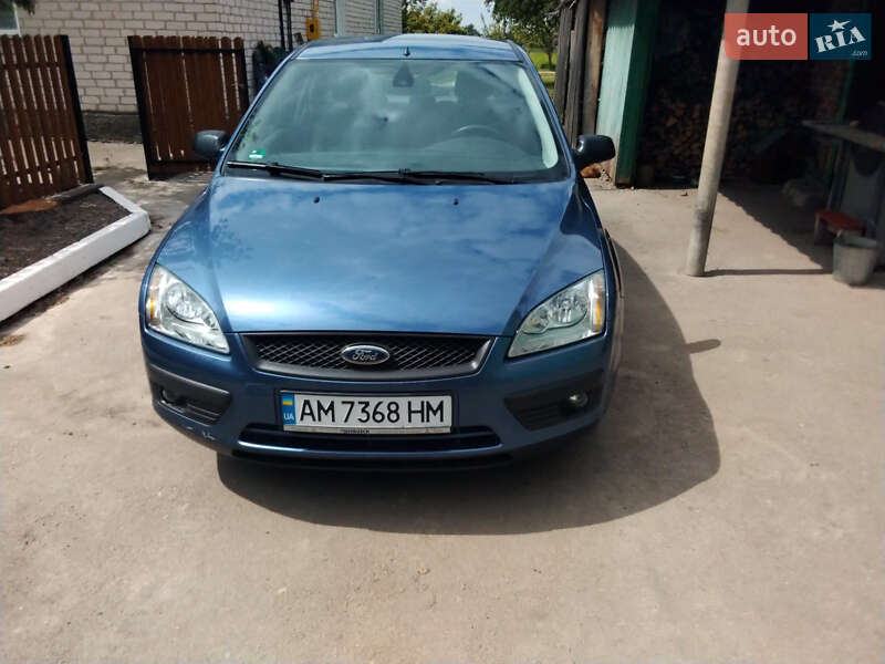 Хэтчбек Ford Focus 2006 в Пулинах