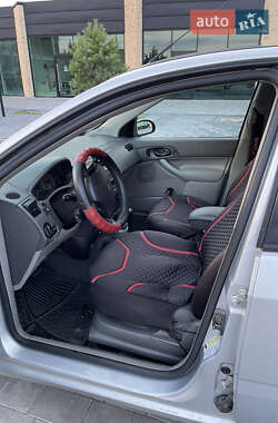 Седан Ford Focus 2005 в 