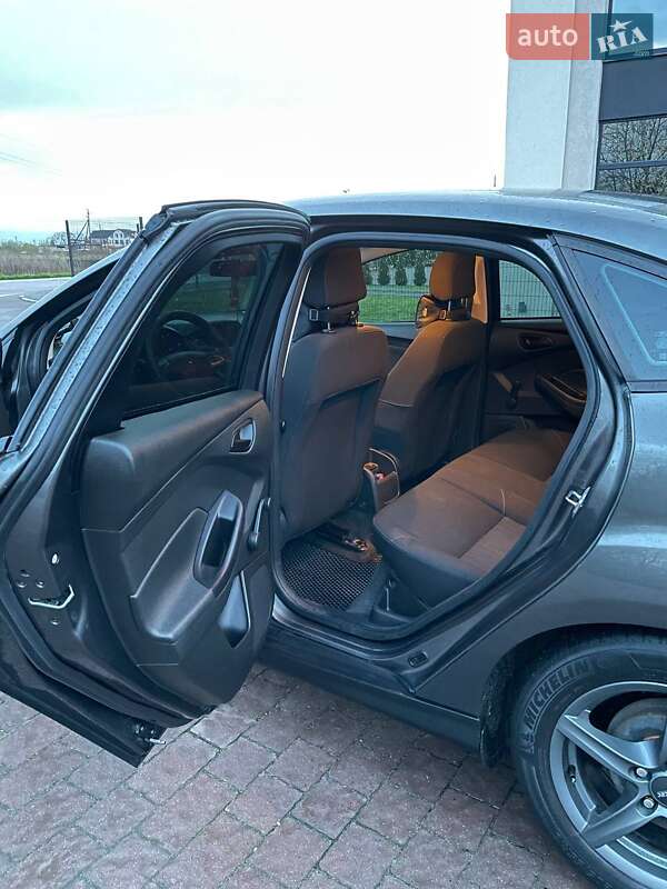 Седан Ford Focus 2015 в Буске