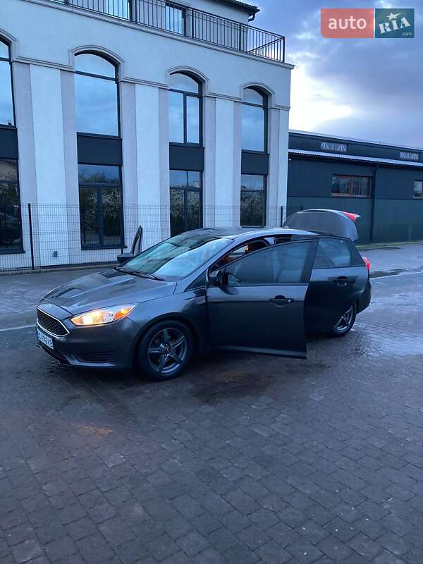Седан Ford Focus 2015 в Буске