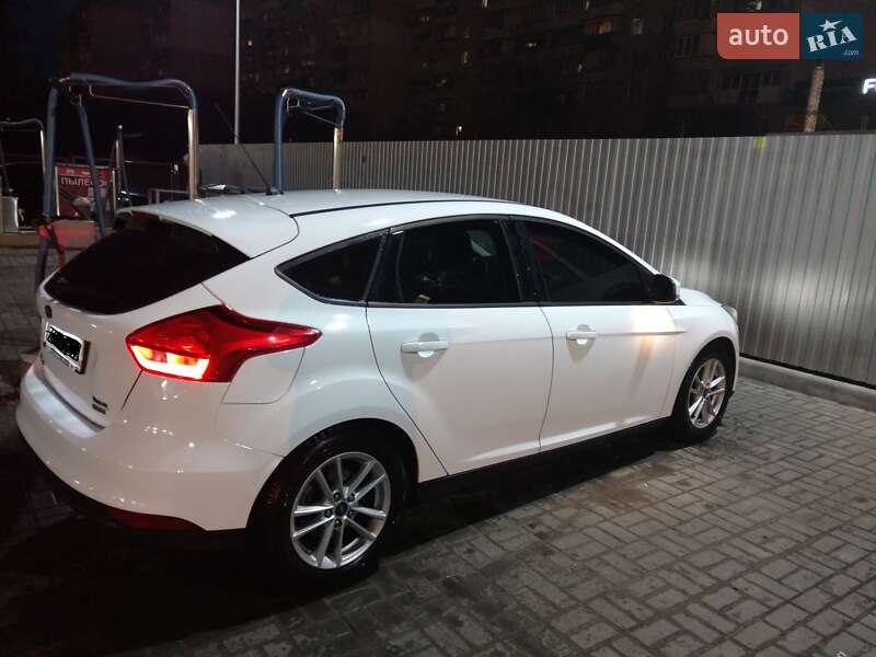 Хэтчбек Ford Focus 2016 в Киеве