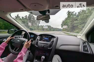 Хэтчбек Ford Focus 2015 в Киеве