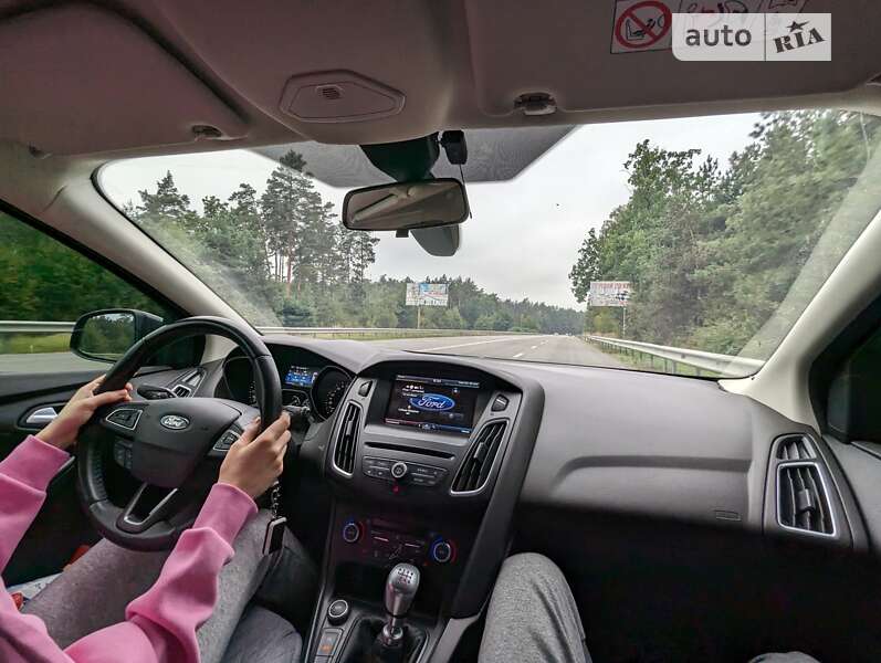 Хэтчбек Ford Focus 2015 в Киеве