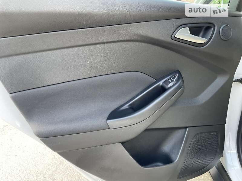 Хетчбек Ford Focus 2015 в Броварах фото 18 Хетчбек Ford Focus 2015 в Броварах