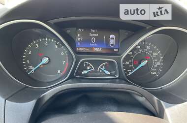 Хэтчбек Ford Focus 2015 в 