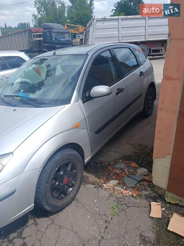 Хэтчбек Ford Focus 2002 в Ровно