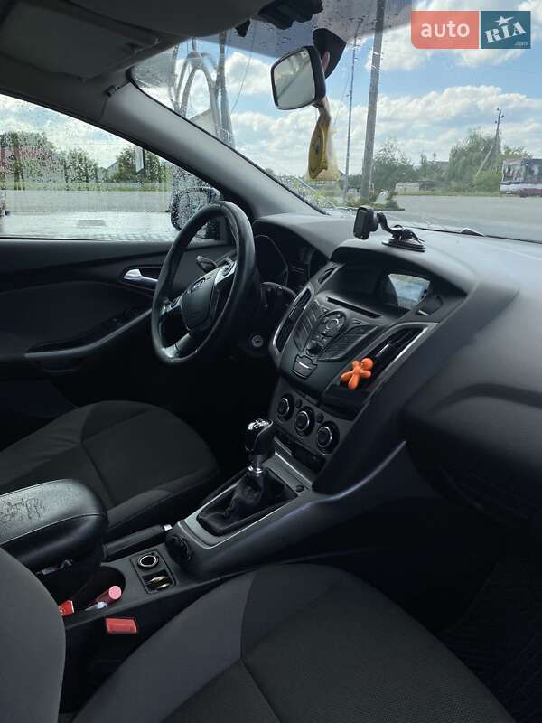 Хэтчбек Ford Focus 2011 в Ивано-Франковске