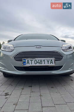 Хэтчбек Ford Focus 2013 в 