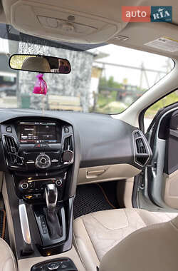Хэтчбек Ford Focus 2013 в 