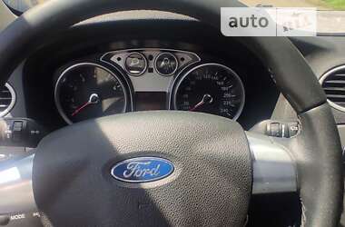 Хэтчбек Ford Focus 2011 в Киеве