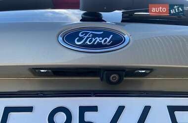 Хэтчбек Ford Focus 2015 в Кицмани