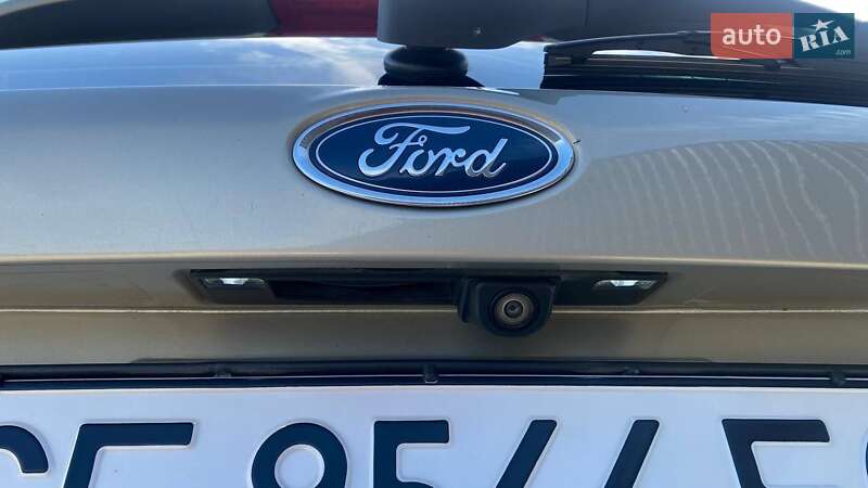 Хэтчбек Ford Focus 2015 в Кицмани